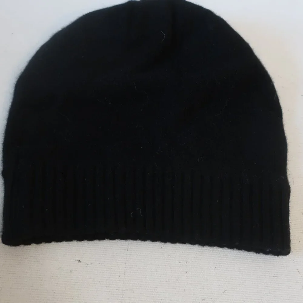 NWT Womens Minnie Rose Cashmere Blend Black Beanie Hat W/Patches O/S - Picture 3 of 4